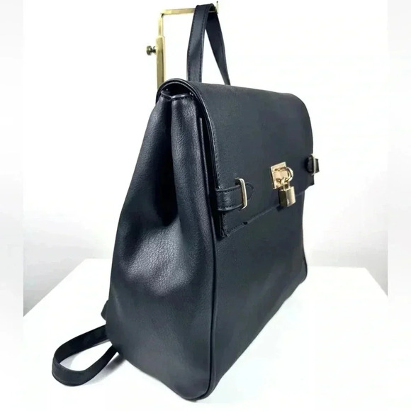 New Large Backpack - Picture 2 of 4